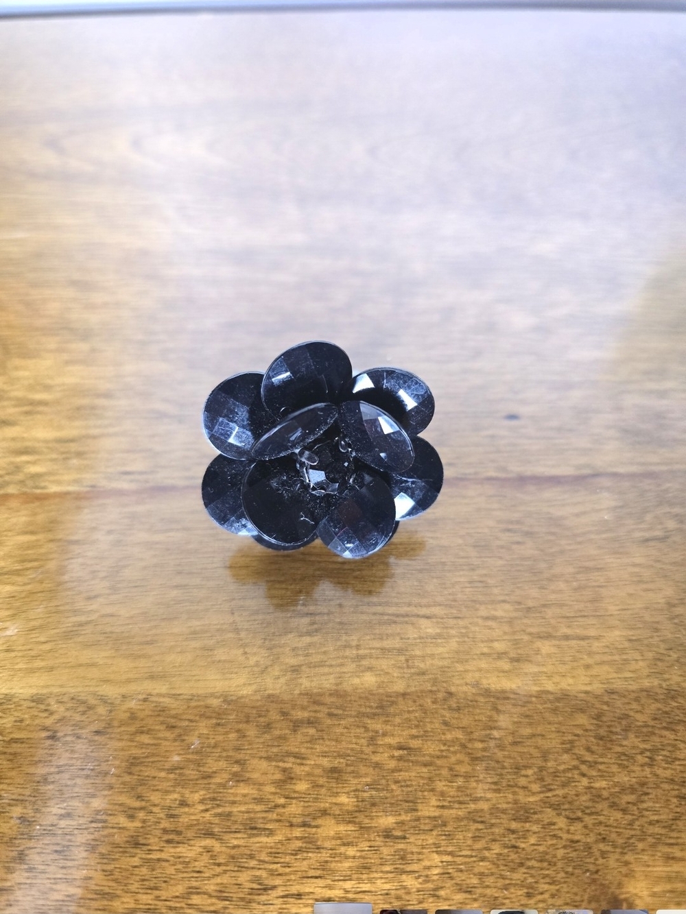 Black Flower Plastic Stretch Statement Ring - Elegant Floral Design